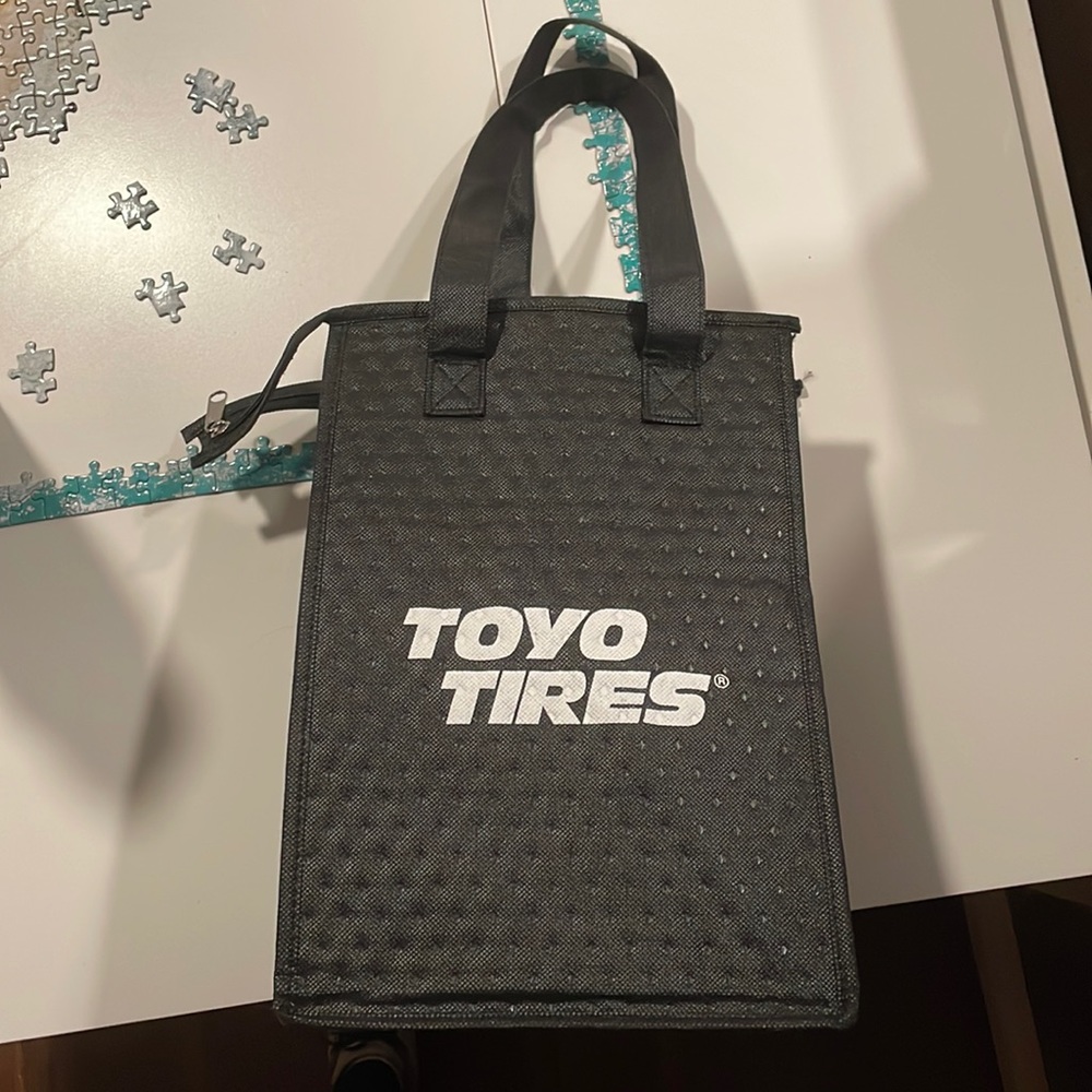 Toyo tires car cooler/lunch bag with handles